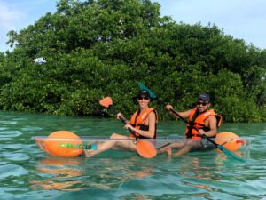 Tour Completo en Kayak Trasparente en los Manglares de San Andres