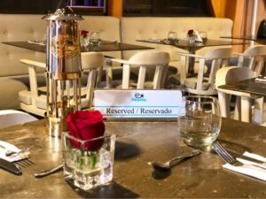 Cena Romántica Nocturna en Barco de Lujo por bahía de Cartagena