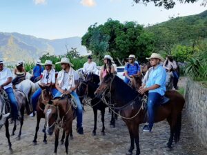 Cabalgata Privada por los Paisajes de Medellin con Transpote