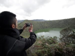 Excursion de Dia Completo a La Laguna Guatavita y Casa Loca