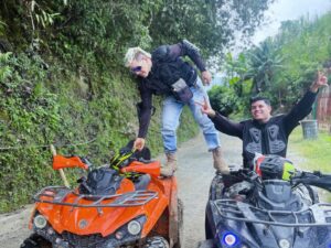 Aventura en Cuatrimoto por las Montañas y Bosques de Medellin