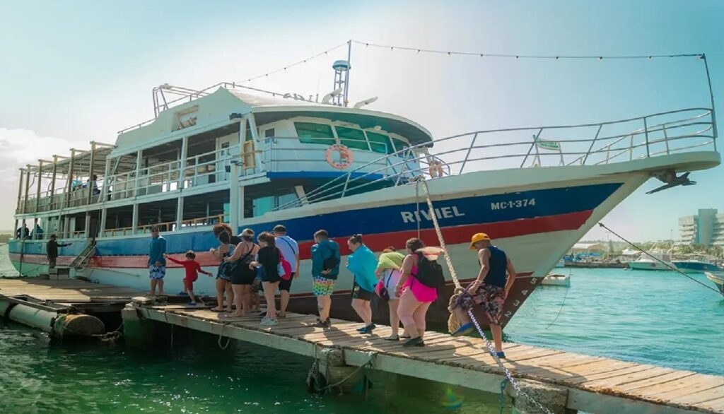 Tour en Crucero Premium por la Bahia de San Andres