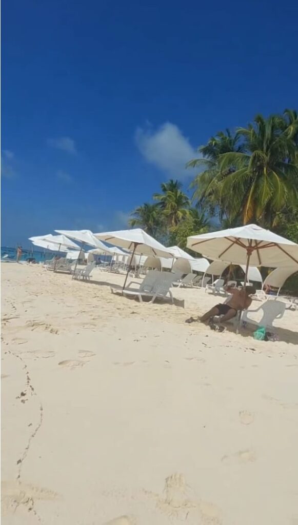 Tour Dia Completo en Playa Tranquila Baru con Almuerzo
