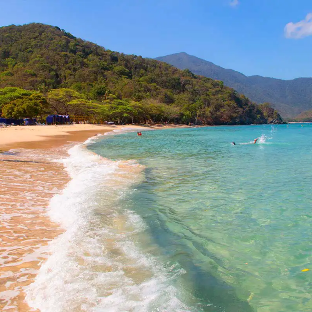 Tour Terrestre a Playa Cristal y Playa Cinto parque Tayrona