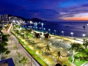 Tour en Chiva Rumbera Música Fiesta y Diversión en Santa Marta