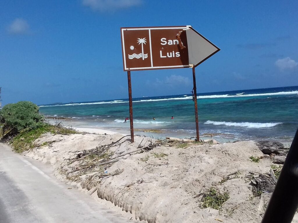Tour Alrededor de la Isla de San Andres y sus Lugares mas Famosos