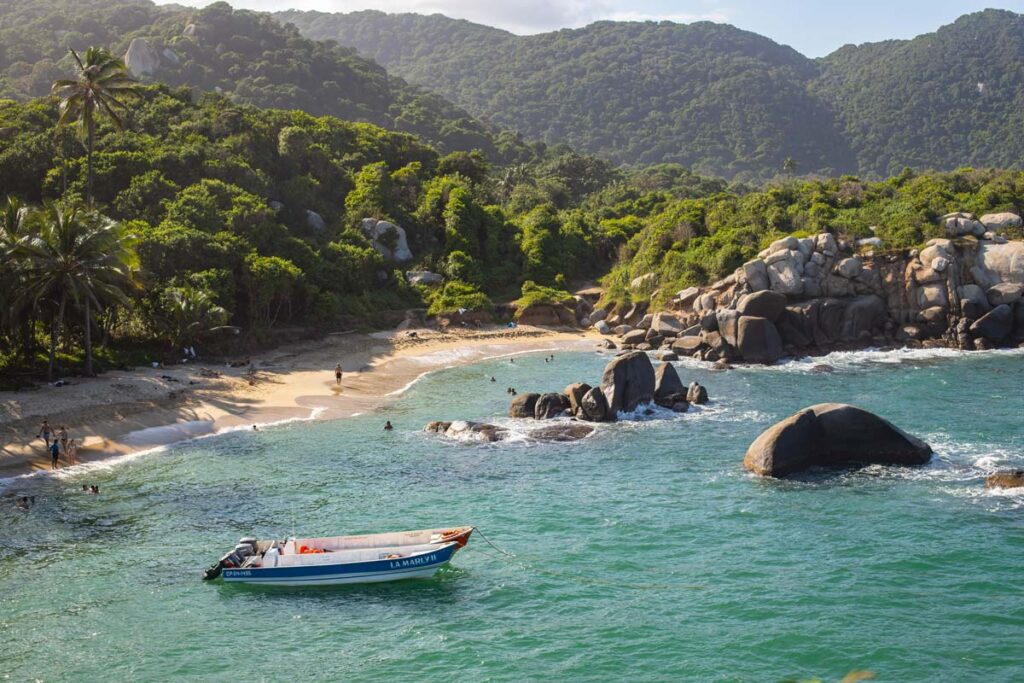 Recorrido a Playa Cabo San Juan del Parque Tayrona en Lancha