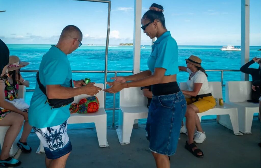 Tour en Crucero Premium por la Bahia de San Andres