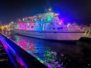 Fiesta Blanca en bahia de Cartagena con Cena Buffet y Bar Abierto