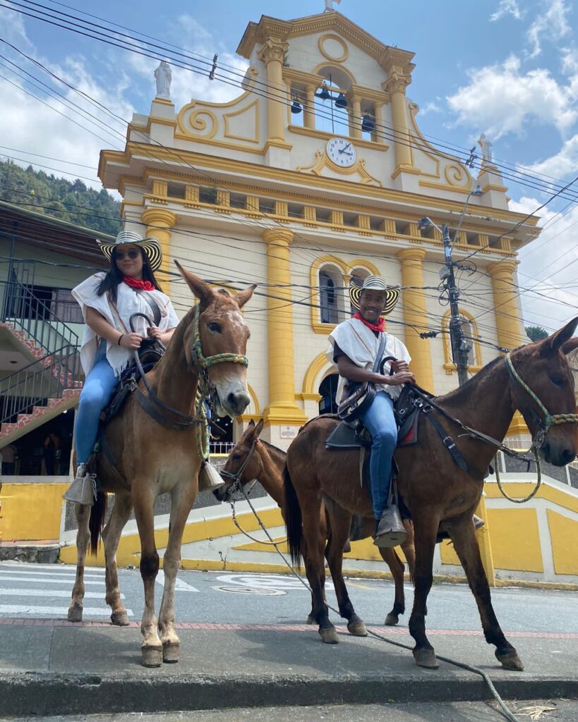Excursion en Caballo y Tour del Cafe con Almuerzo y Refrigerio