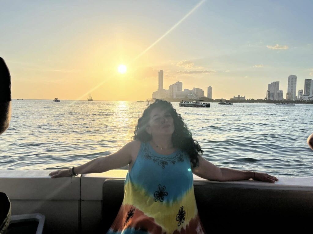 Tour por Bahia en Cartagena con Atardecer, Música y Bar Abierto
