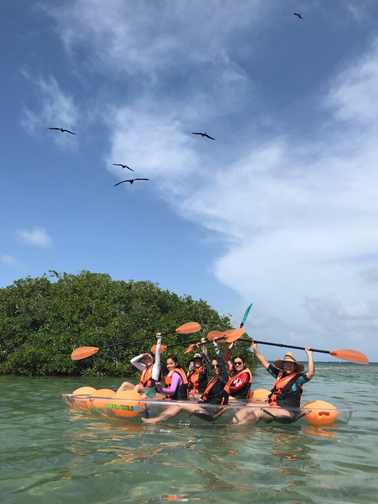 Tour Completo en Kayak Trasparente en los Manglares de San Andres
