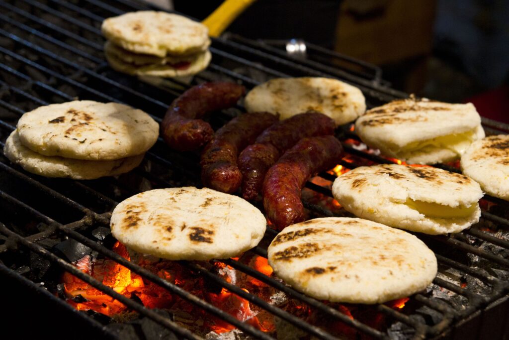 Tour de comidas con 12 degustaciones en la mejor zona de Medellin