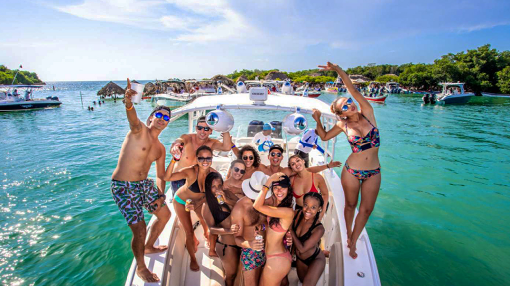 Fiesta en Bote Deportivo a Isla Cholón con Música y Bebidas