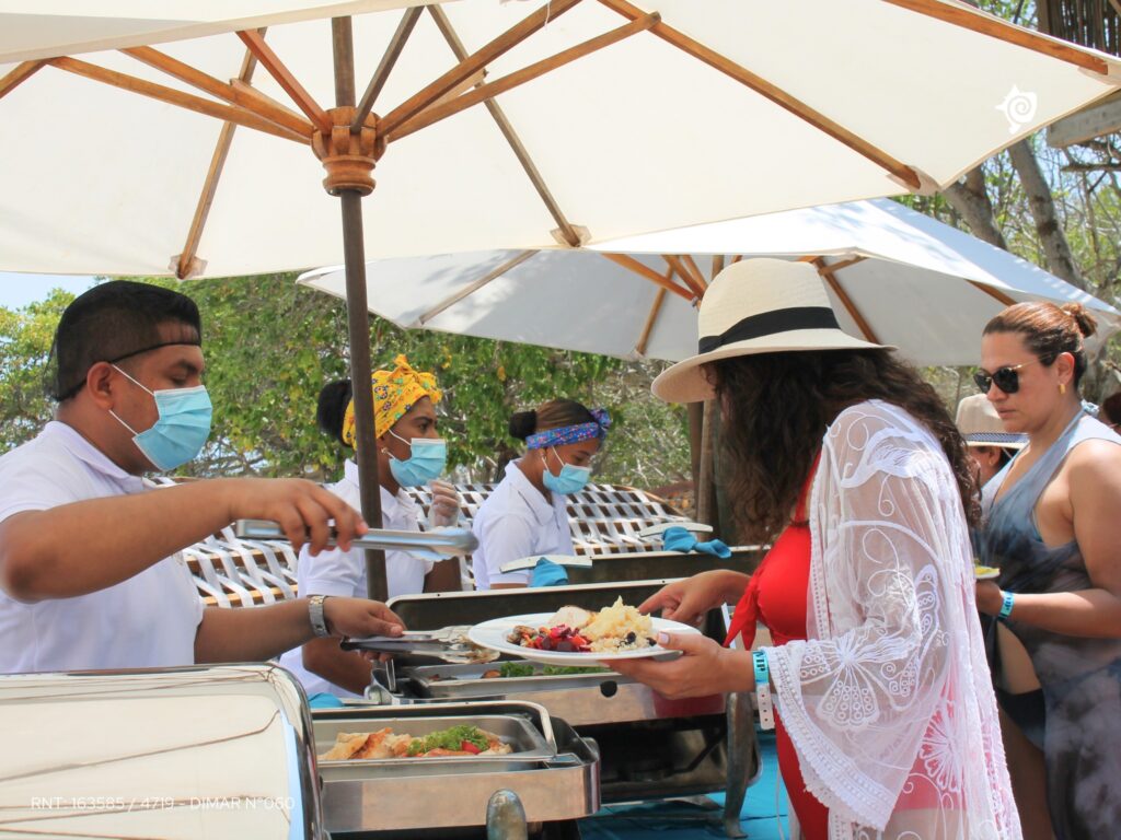 Día Completo a Isla Privada Pao Pao Beach Club con Alimentación