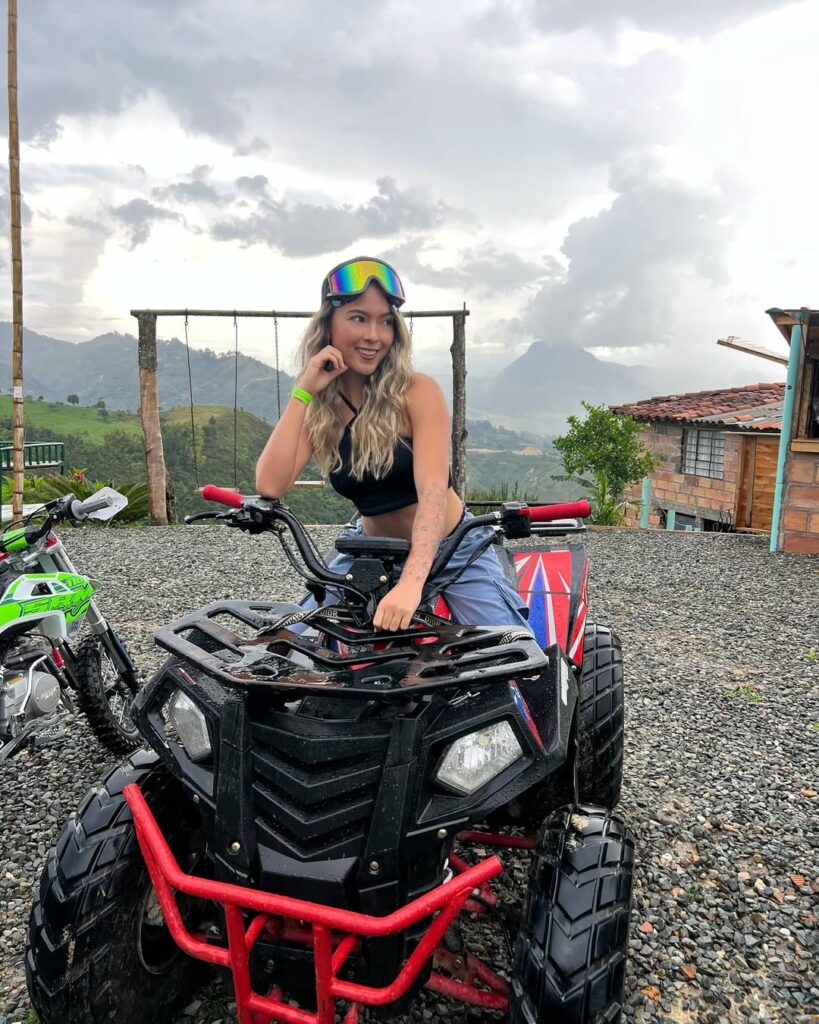 Aventura en Cuatrimoto por las Montañas y Bosques de Medellin