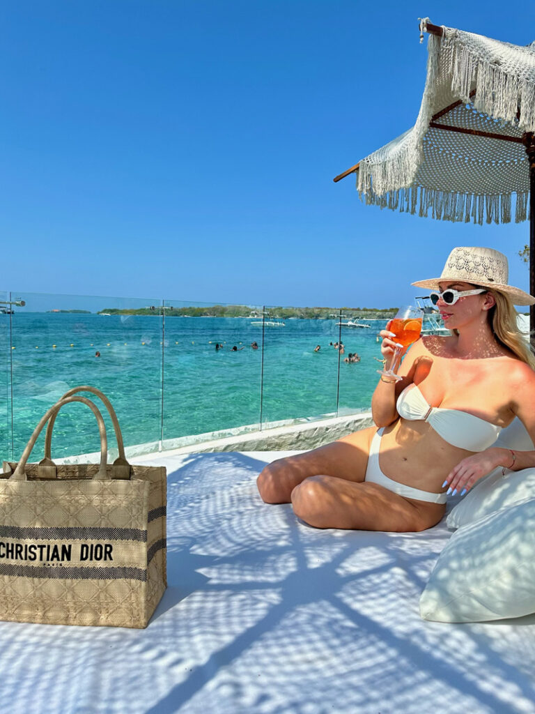 Día Completo a Isla Privada Bora Bora Beach Club con Alimentación