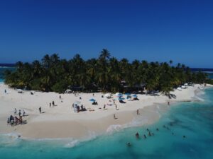 Tour Día Completo a la Isla de Jhonny Cay en San Andres