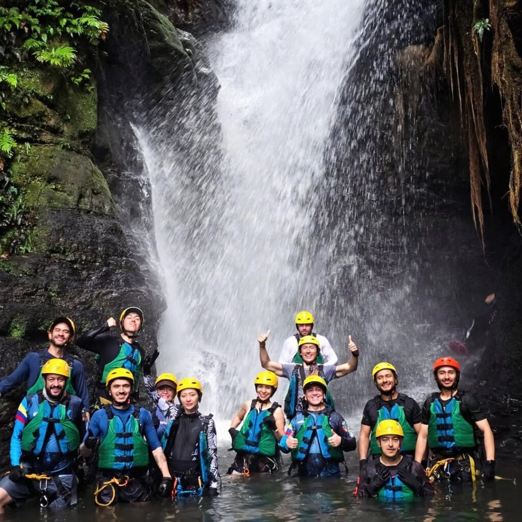 Tour de Canyoning en Bosques de Camaxagua