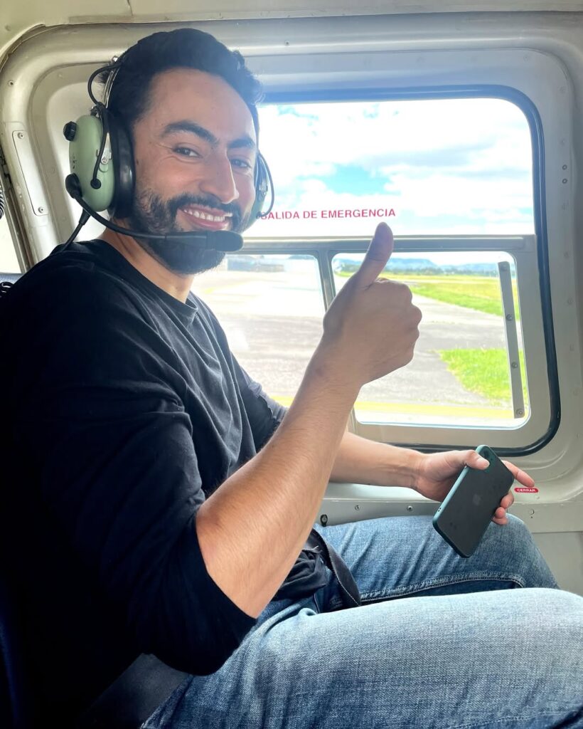 Experiencia de vuelo en helicoptero sobre la Comuna 13 en  Medellin