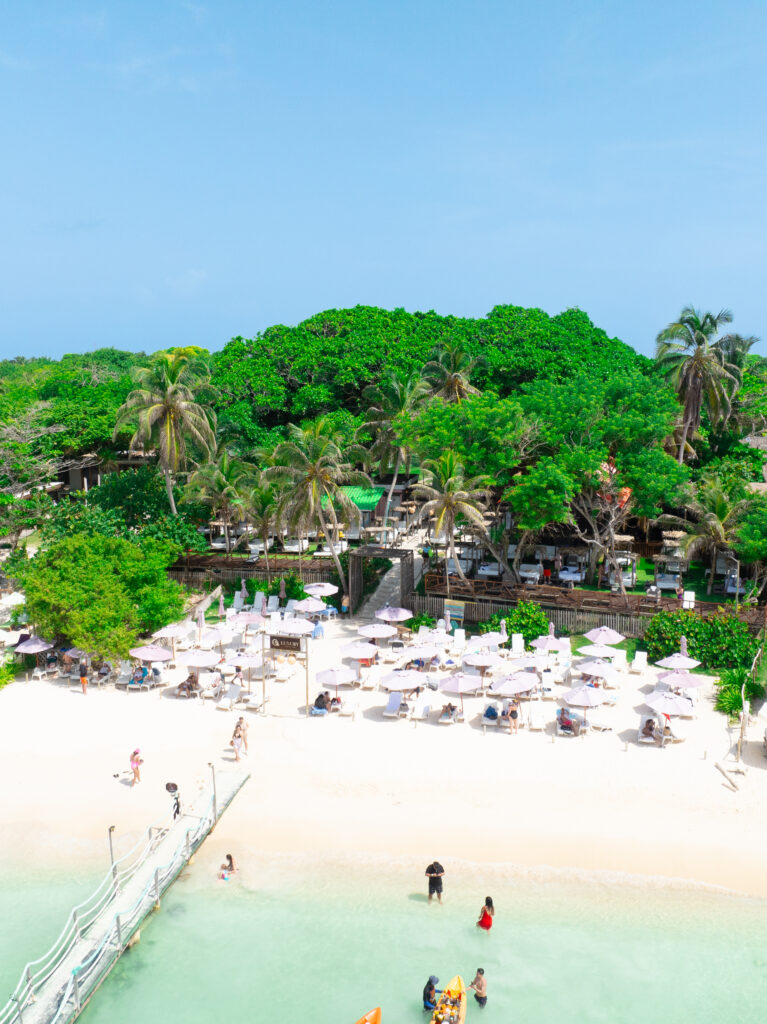 Un Día a Isla Privada Club de Playa Luxury con Alimentación
