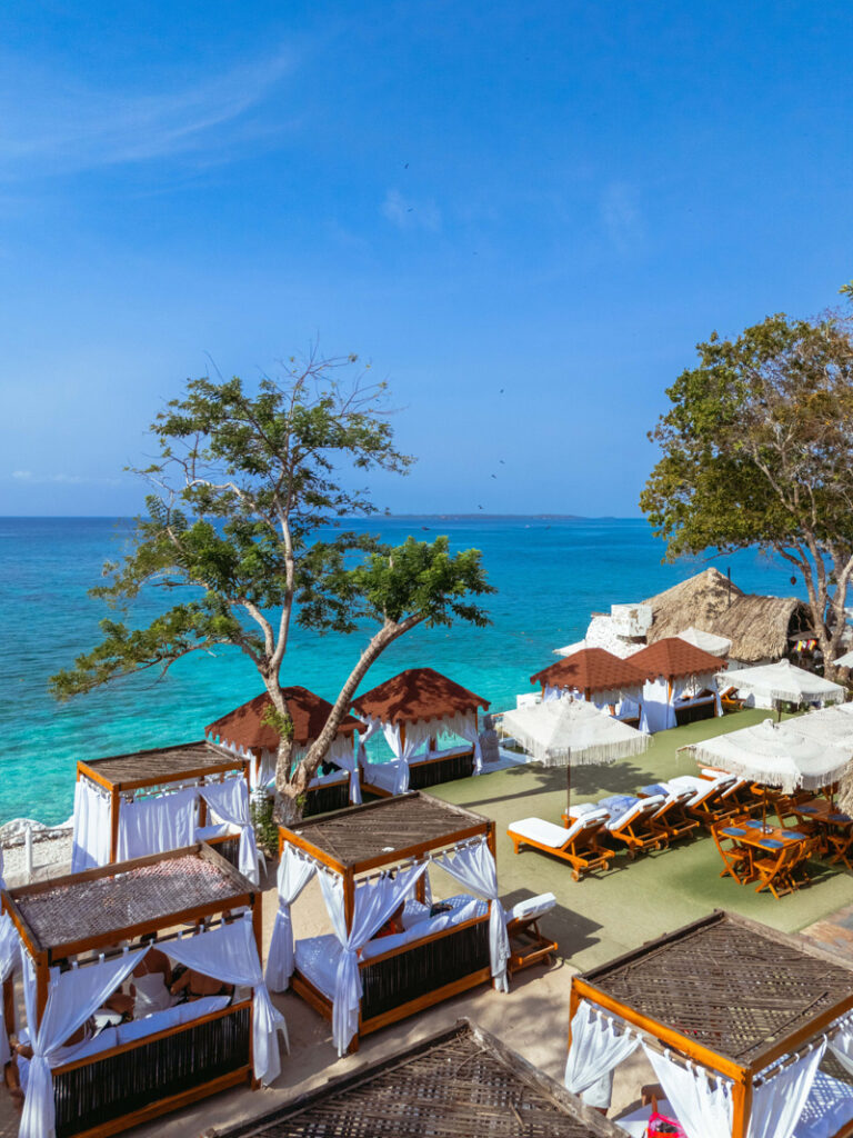 Día Completo a Isla Privada Bora Bora Beach Club con Alimentación