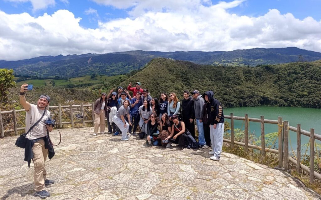 Excursion de Dia Completo a La Laguna Guatavita y Casa Loca