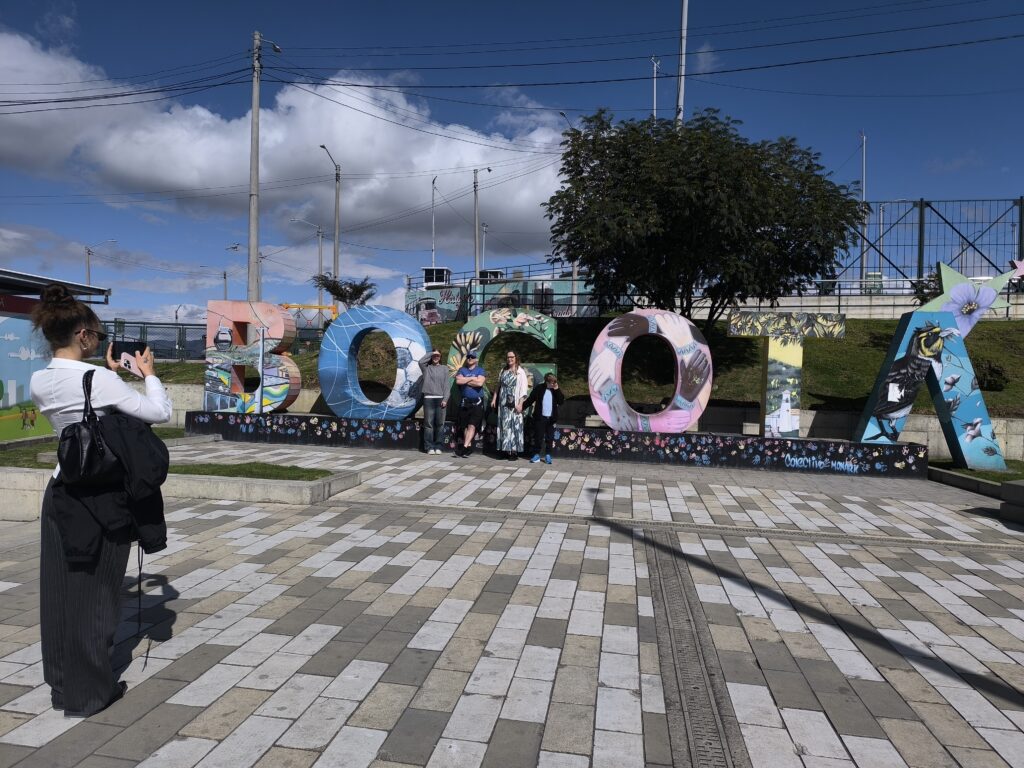 Tour Favela El Paraíso con Teleférico y Arte Urbano en Bogotá