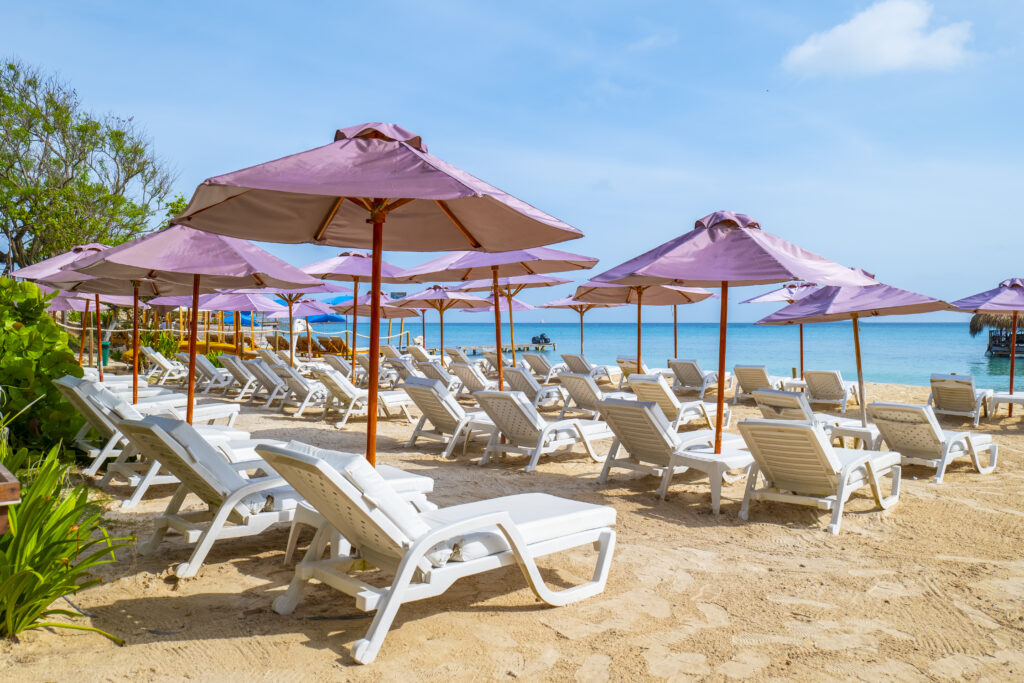Un Día a Isla Privada Club de Playa Luxury con Alimentación