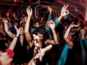 Tour de Rumba en Yate por la Bahia en San Andres con Barra Libre
