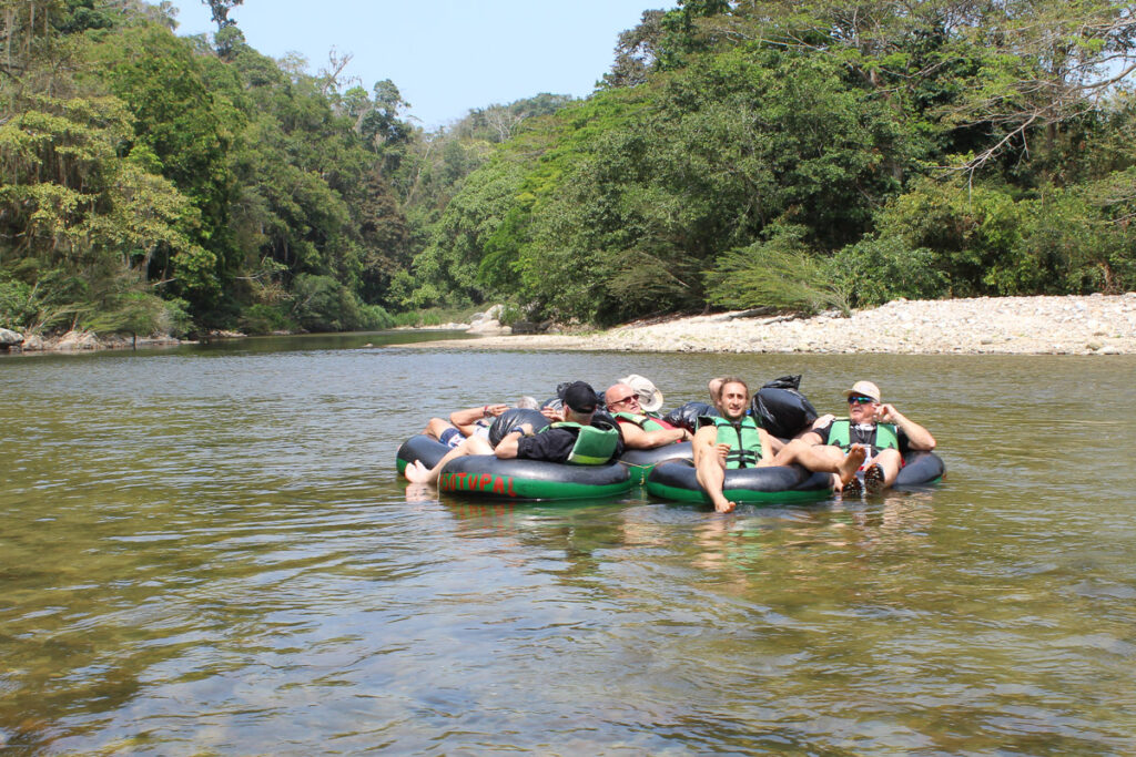 Tour a Palomino desde Santa Marta con Tubing, Desayuno y Almuerzo