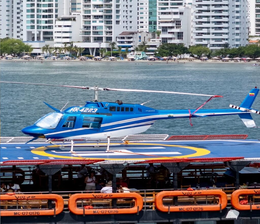 Experiencia en Helicóptero sobre Cartagena y Crucero al Atardecer