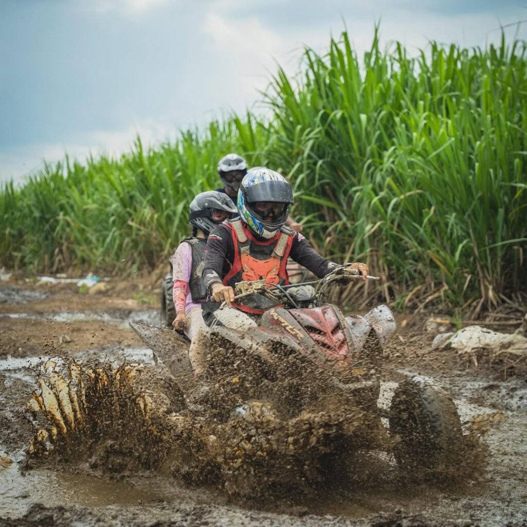 Aventura en Cuatrimoto 4x4 por senderos naturales del valle