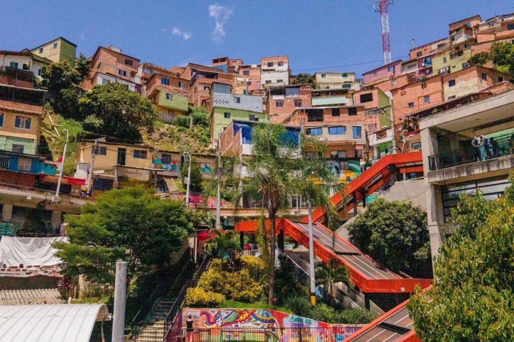 Los 3 Tours Top de Medellin: City Tour, Comuna 13 y Graffititour