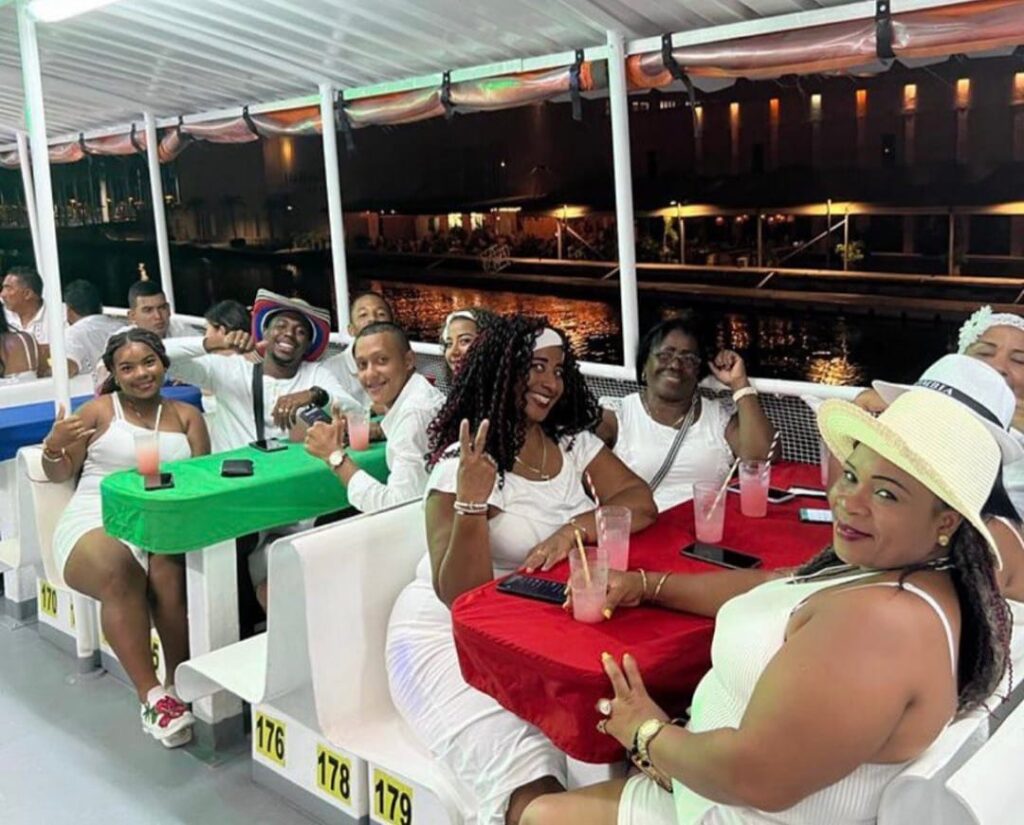 Tour Fiesta Blanca en San Andrés con Cena Buffet y Bar Abierto