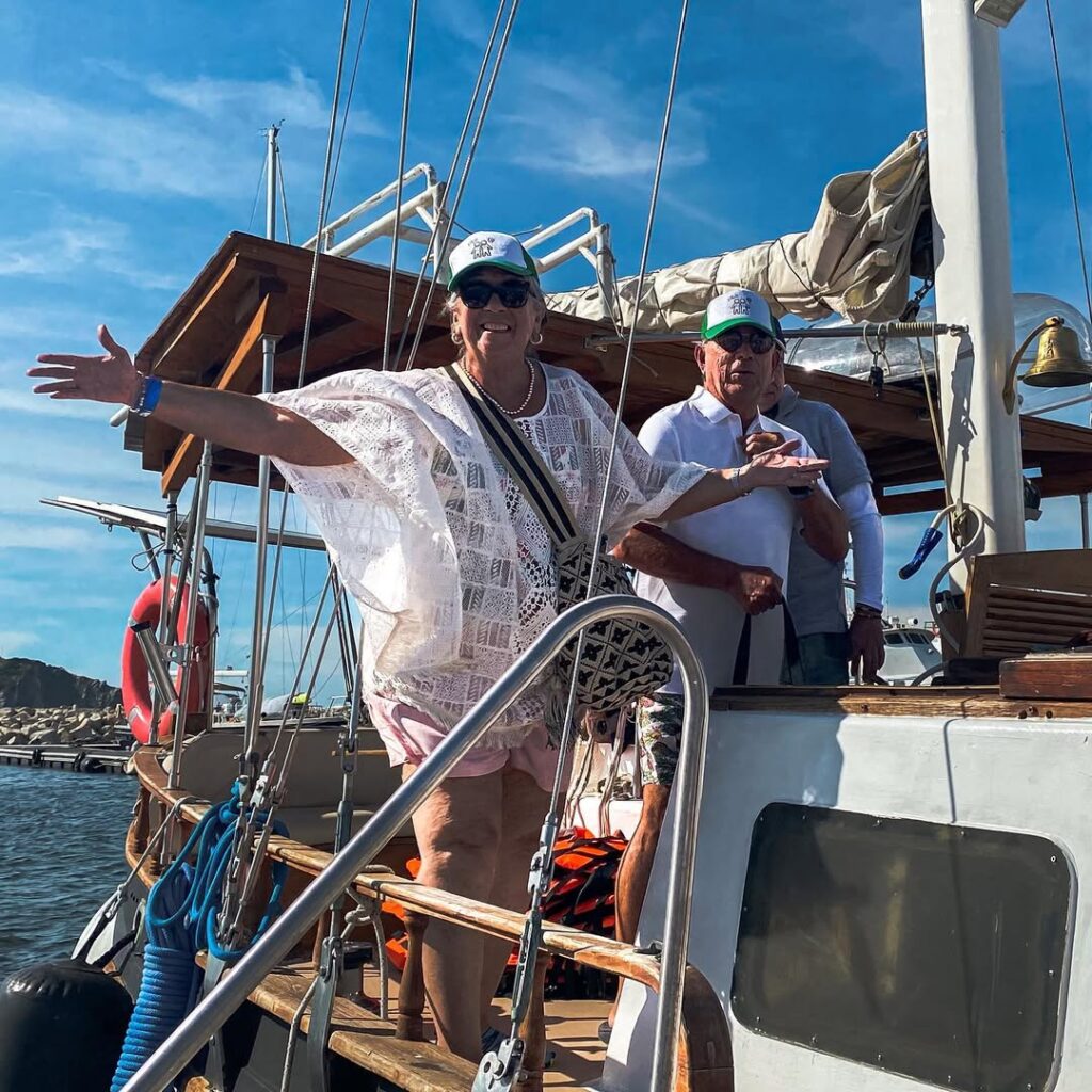 Tour Bahia en Velero Santa Marta con Atardecer, Cerveza y Snack