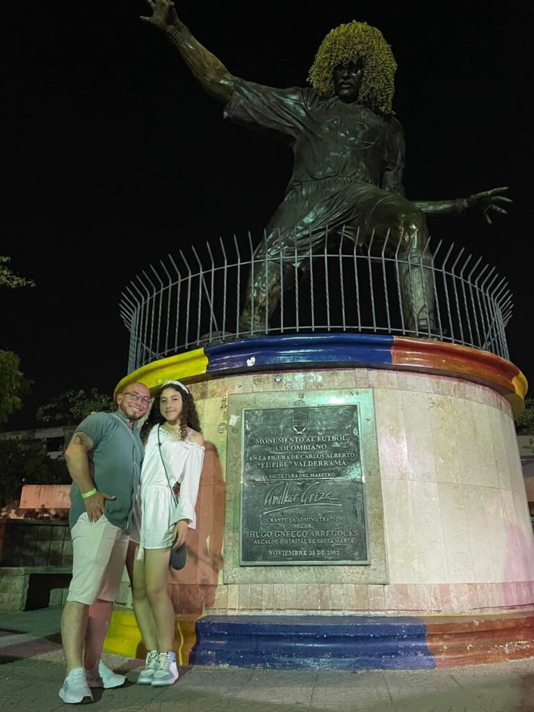 Tour en Chiva Rumbera Música Fiesta y Diversión en Santa Marta