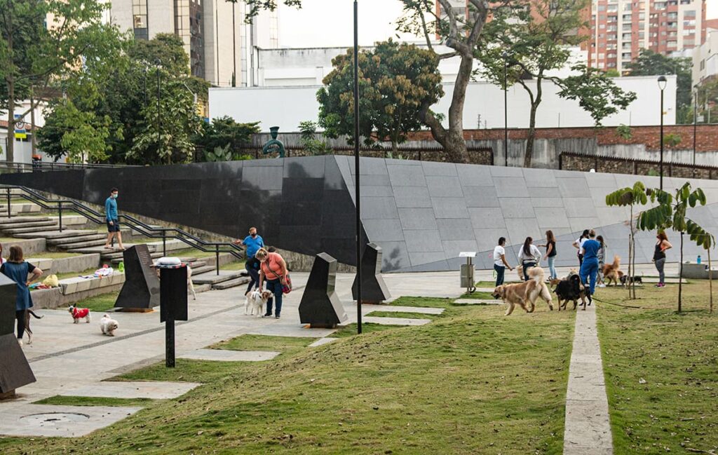 Tour Completo del Verdadero Pablo Escobar Historia y Lugares