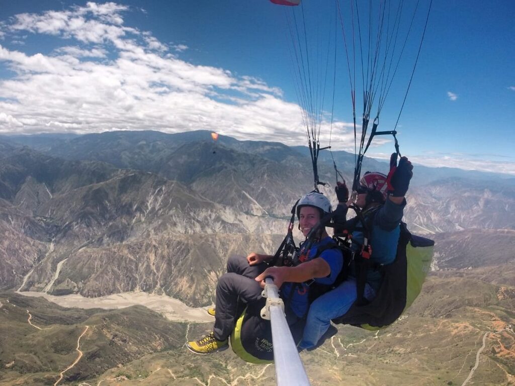 Experiencia extrema de Parapente en el Cañón del Chicamocha