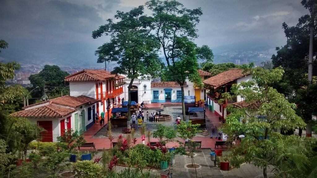 Recorrido Completo por los 15 Lugares mas Atractivos de Medellin