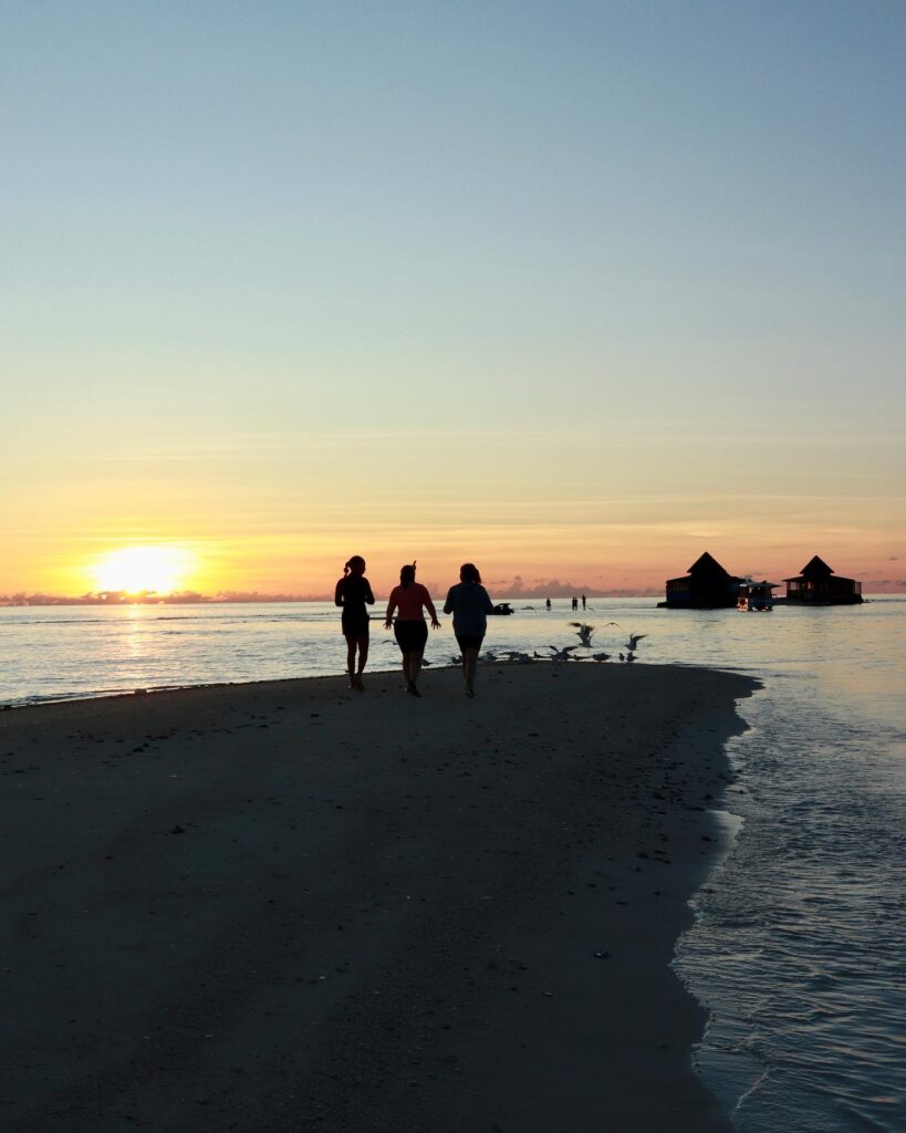 Tour para ver el Amanecer en el Acuario y La Bahia de San Andres