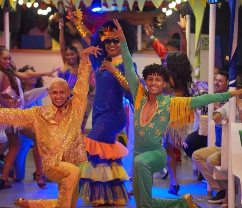 Fiesta Blanca en bahia de Cartagena con Cena Buffet y Bar Abierto