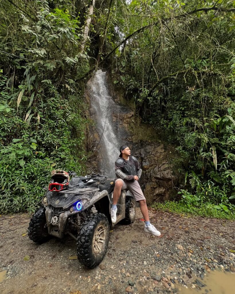 Aventura en Cuatrimoto por las Montañas y Bosques de Medellin