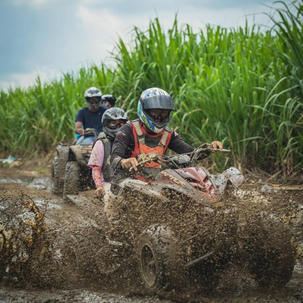 Aventura en Cuatrimoto 4x4 por senderos naturales del valle