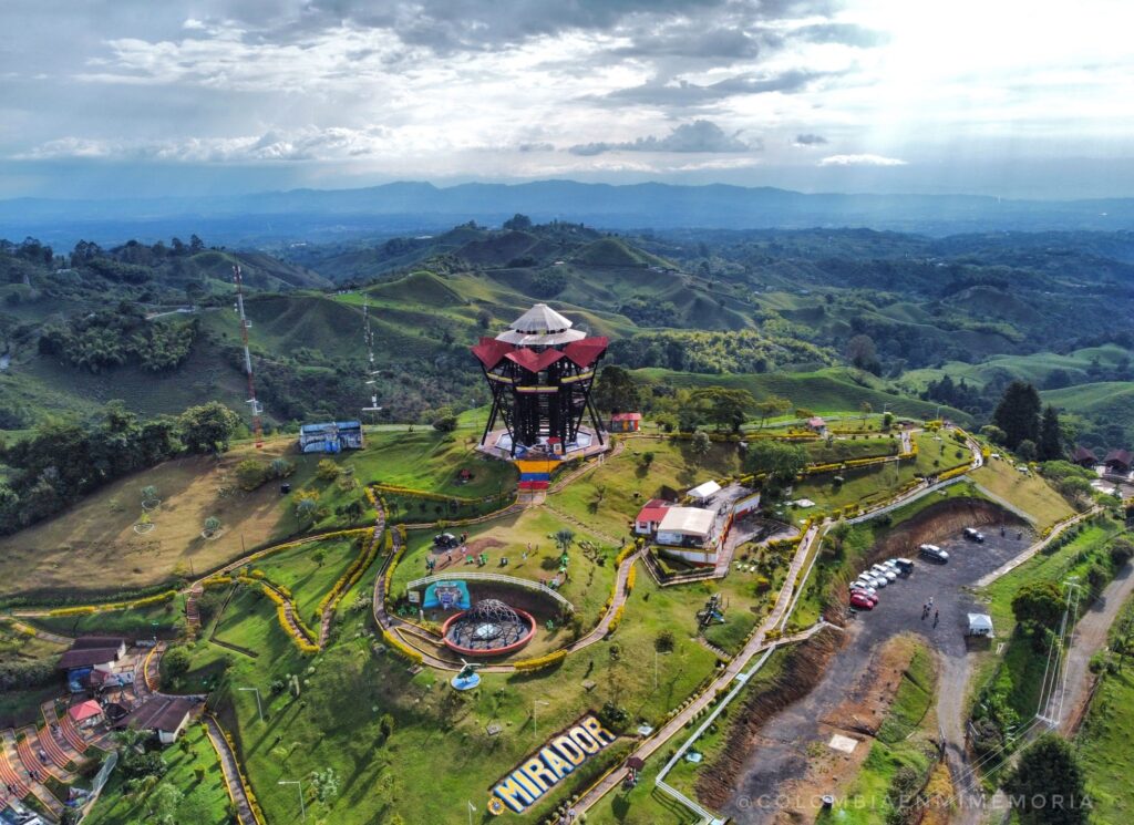 Tour 3 en 1 al Quindio: Salento + Valle del Cocora + Filandia