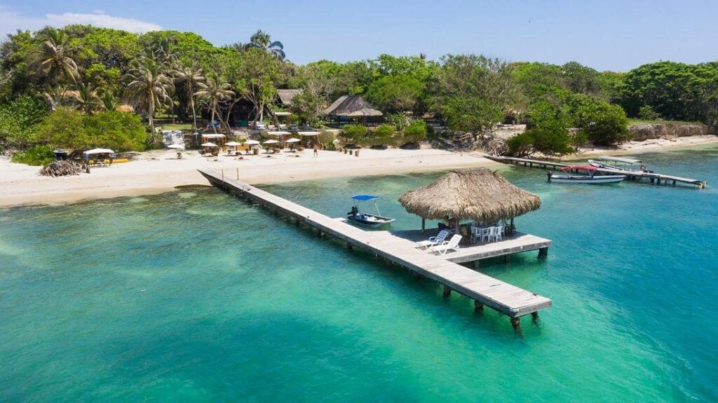Un Día a Isla Privada Club de Playa Luxury con Alimentación