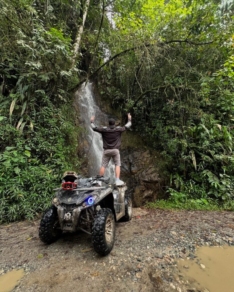 Aventura en Cuatrimoto por las Montañas y Bosques de Medellin