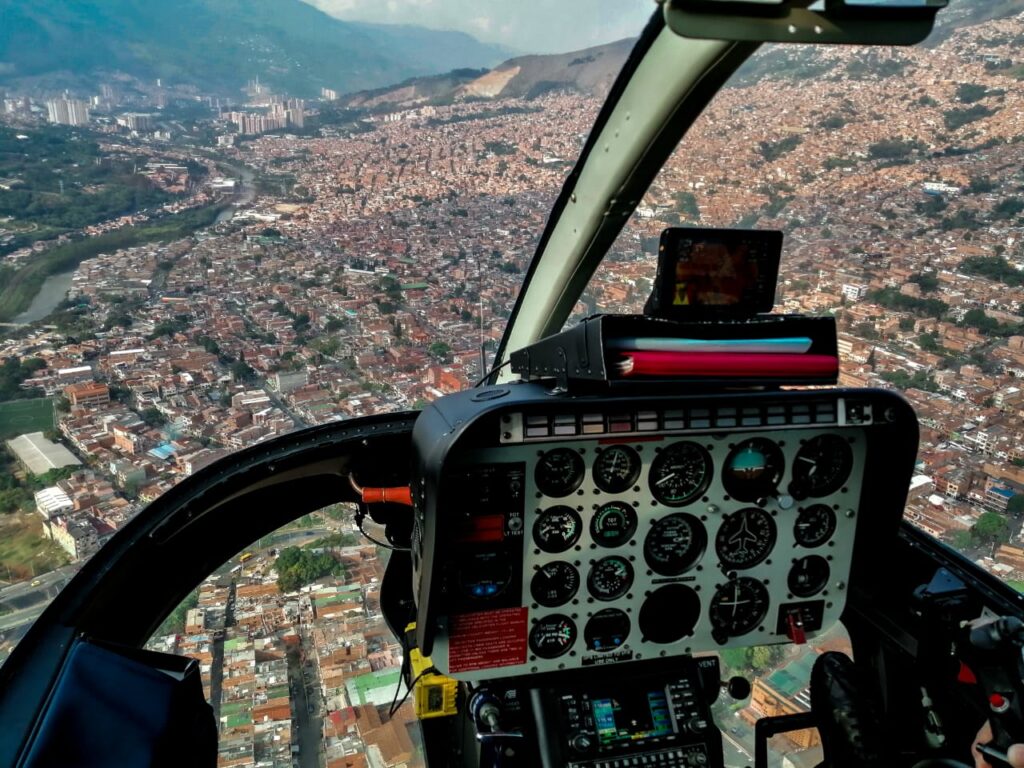 Experiencia de vuelo en helicoptero sobre La ciudad de Bogota