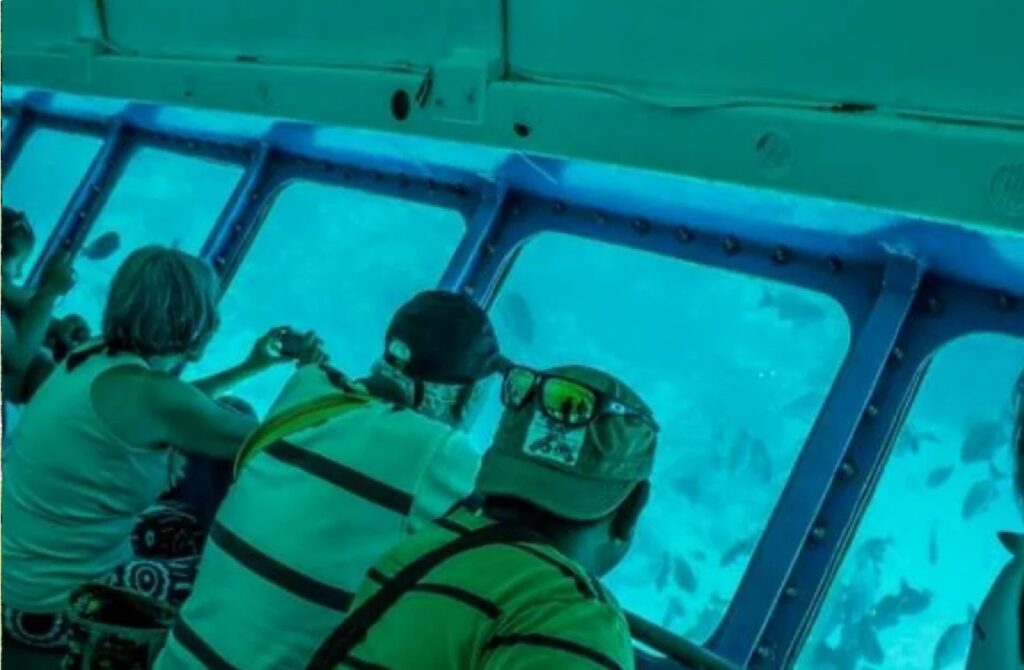 Experiencia en Fondo del Mar en el Semi Submarino de San Andrés