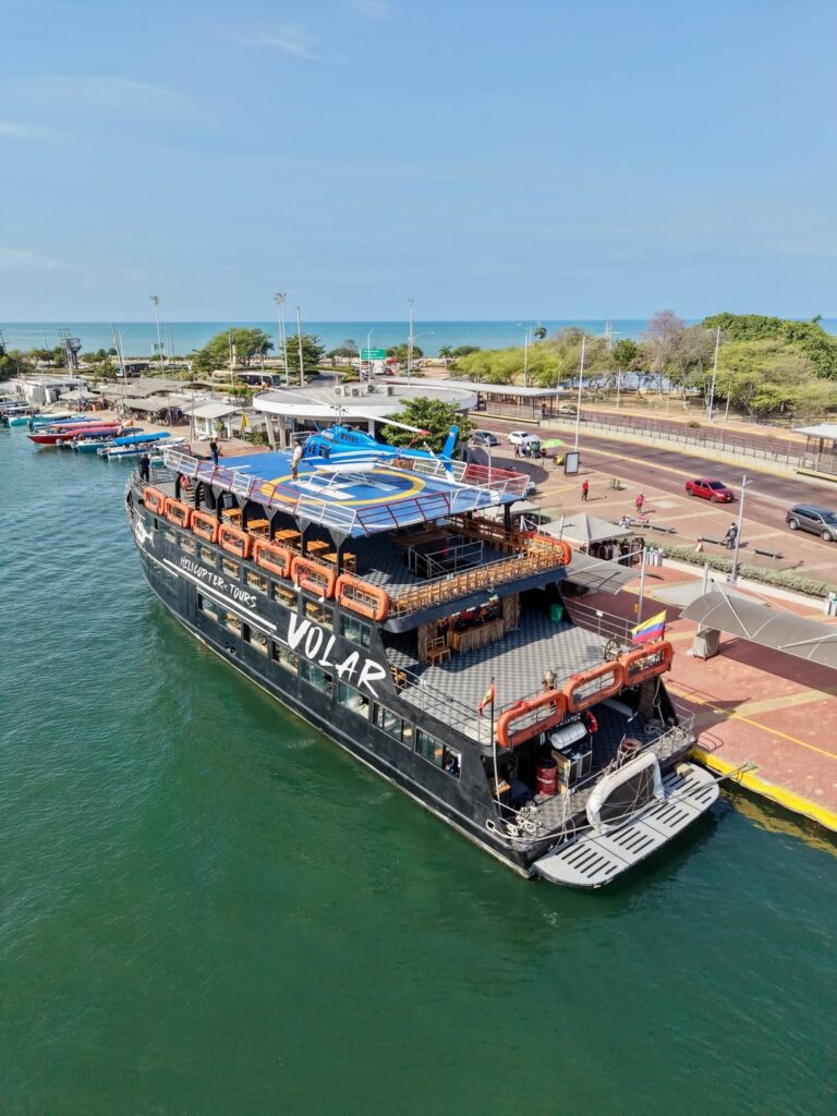 Experiencia en Helicóptero sobre Cartagena y Crucero al Atardecer